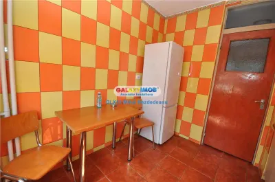 Vanzare apartament 2 camere in zona Podul Grand - Piata Crangasi - foto 6