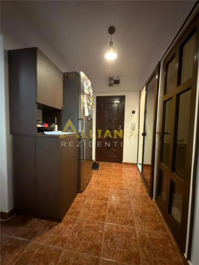 {BRANCOVEANU} Apartament 3 camere | decomandat - Mobilat si Utilat - - foto 6