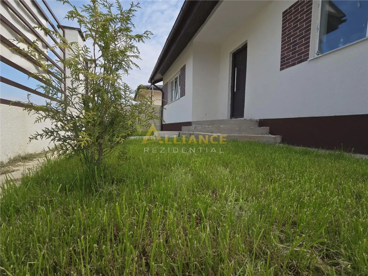 Casa parter- pod mansardat- 360mp teren- placa de beton - foto 1