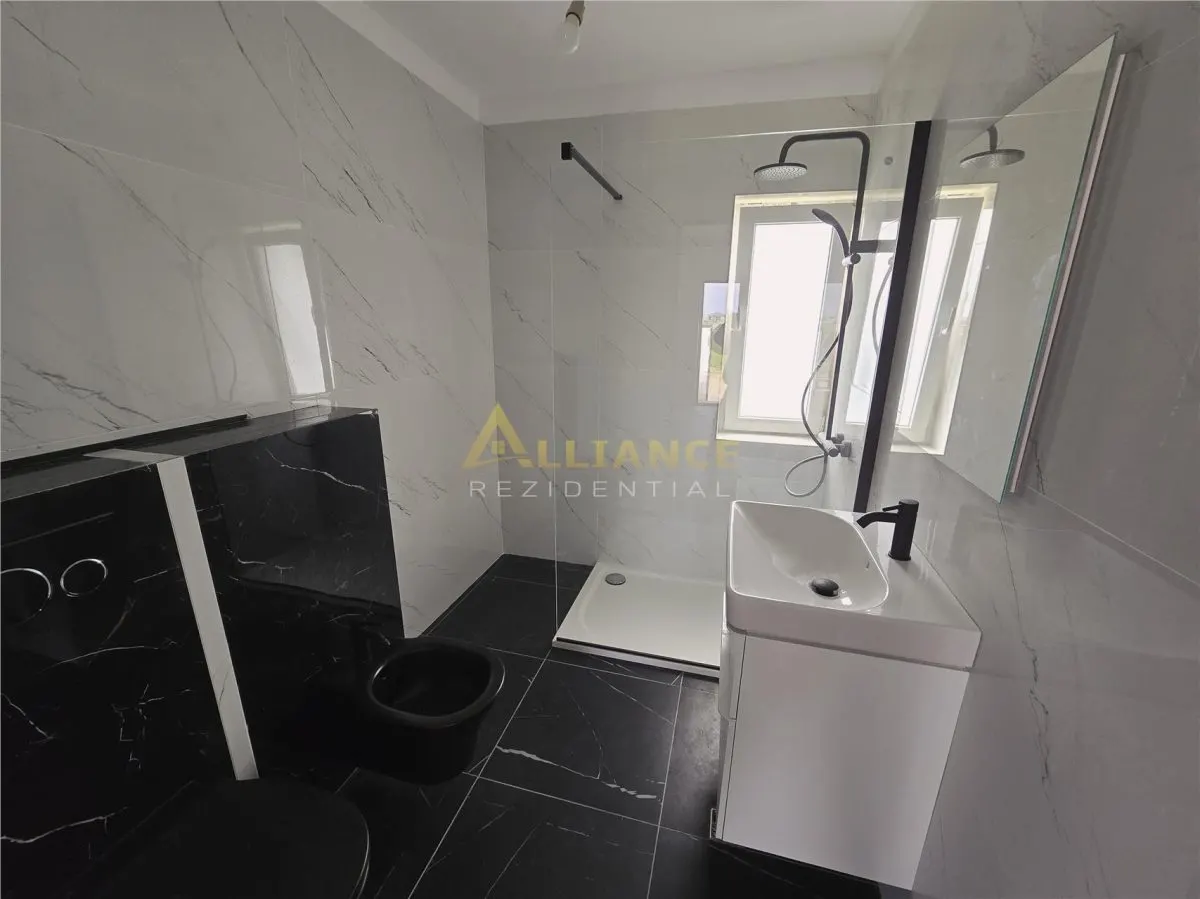 Casa parter- pod mansardat- 360mp teren- placa de beton - foto 4