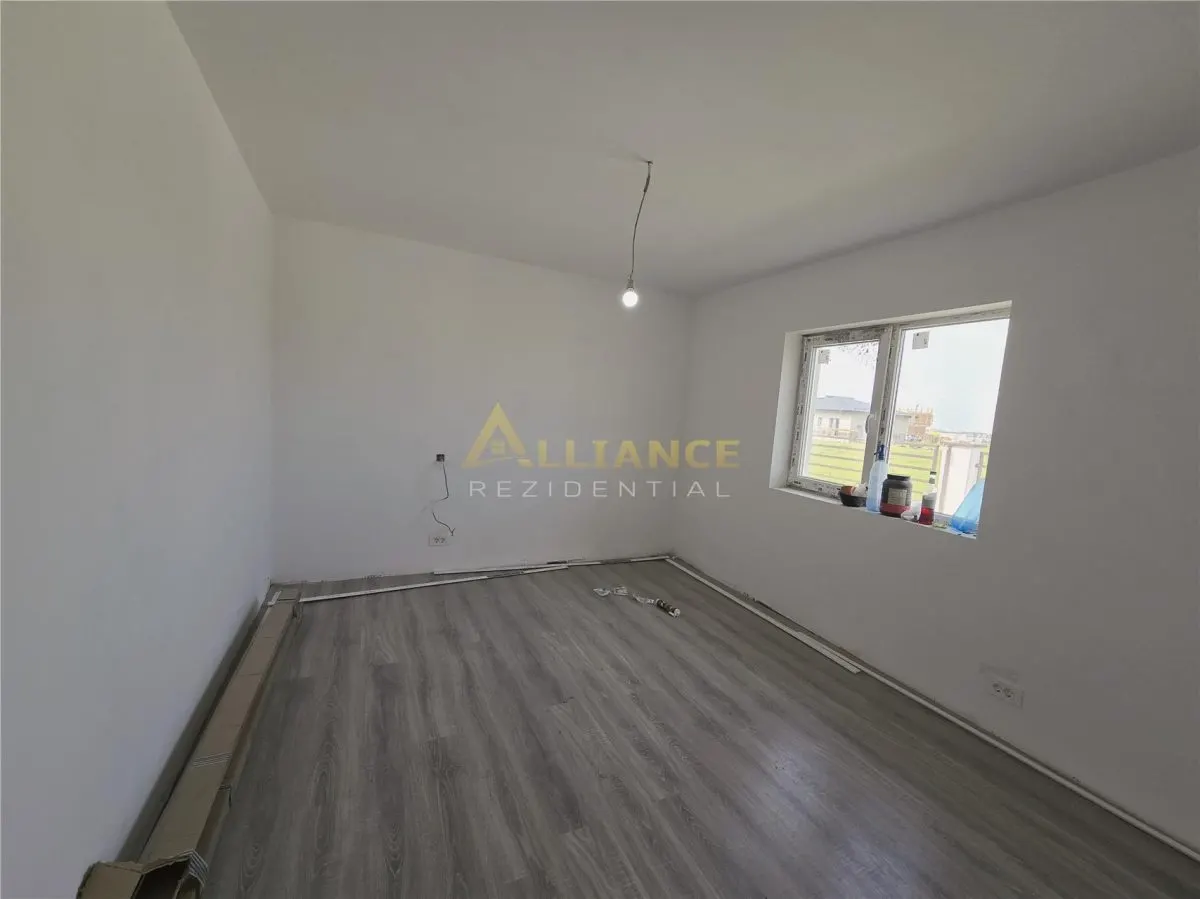 Casa parter- pod mansardat- 360mp teren- placa de beton - foto 7