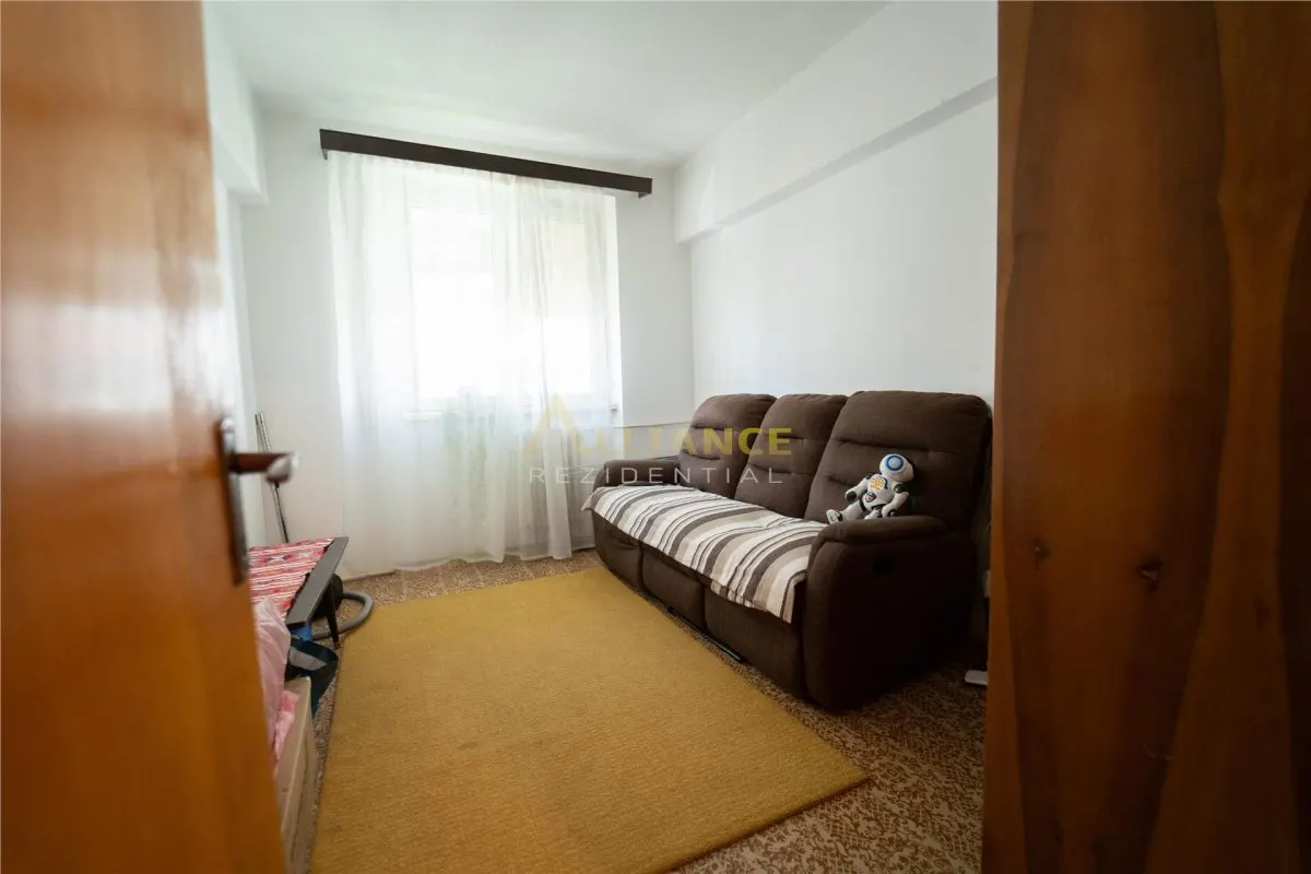 APARTAMENT 3 CAMERE - TINERETURLUI - foto 3