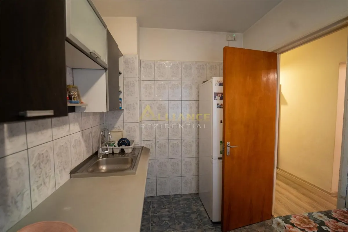 APARTAMENT 3 CAMERE - TINERETURLUI - foto 7