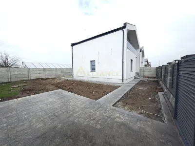Casa P+M moderna | Pompa de caldura + fotovoltaice 10 kW - foto 2
