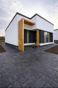 Casa parter- placa de beton- str asfaltata- 4 camere - Berceni