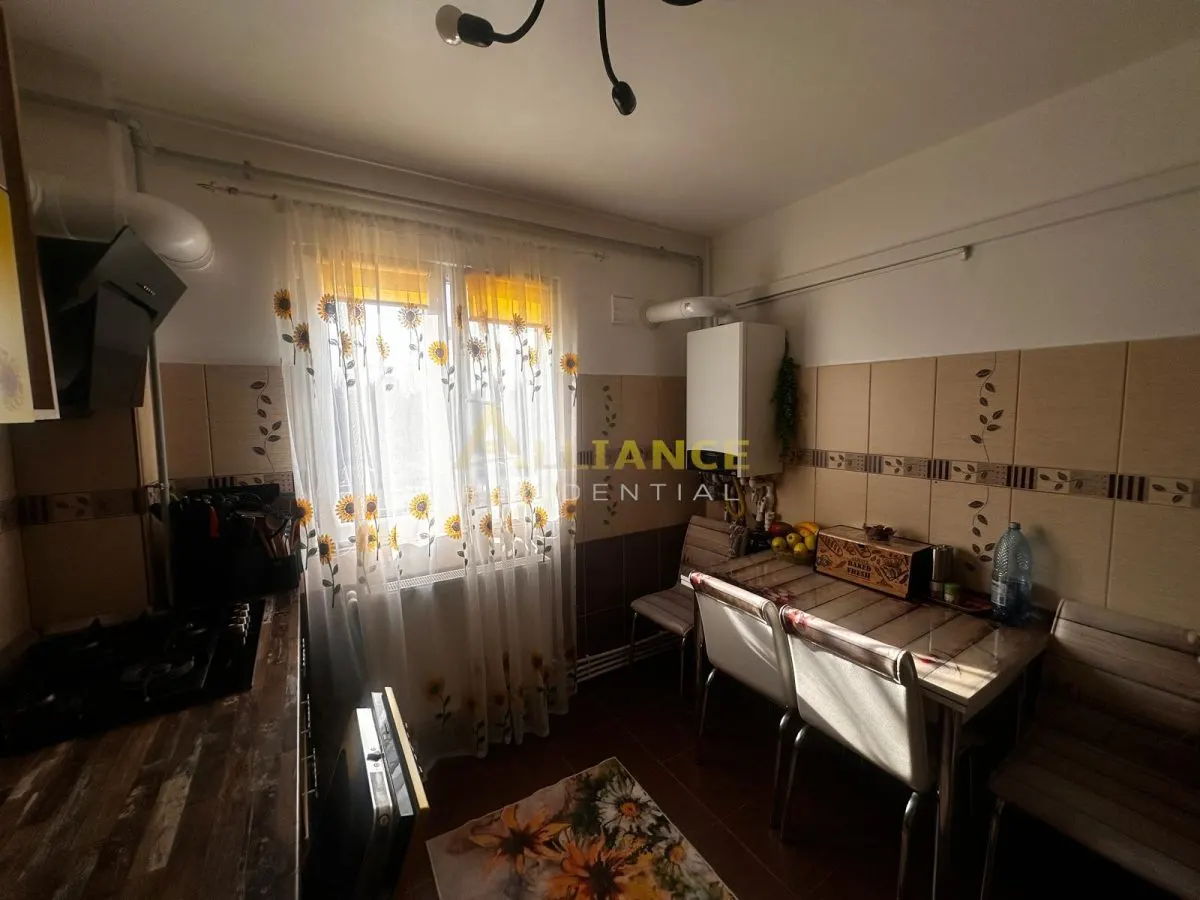 Apartament 3 camere Sector 4 - foto 9