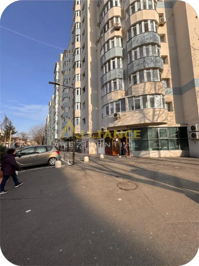 Apartament 3 camere decomandat || renovat || Aparatorii Patriei - foto 1