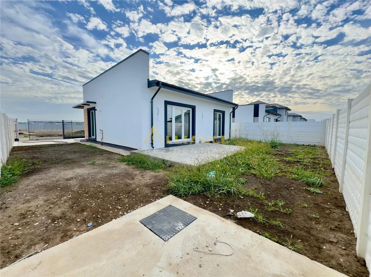Casa individuala Miorita | Incalzire in pardoseala | Teren 300 mp - foto 3