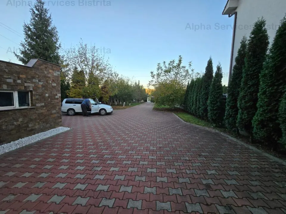 Vila spatioasa, construita in 2010 - foto 3