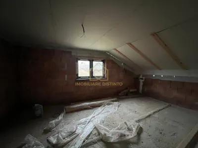 Casa de vanzare cu 5 dormitoare recent renovata - foto 8