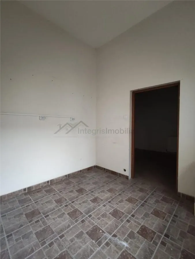 Spatiu comercia,central Marghita,Bihor - foto 4
