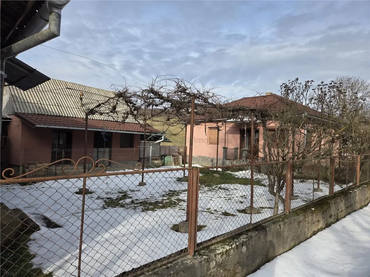 Casa cu 3 camere si anexe, sat Valea Crisului, Bratca,Bihor - foto 1