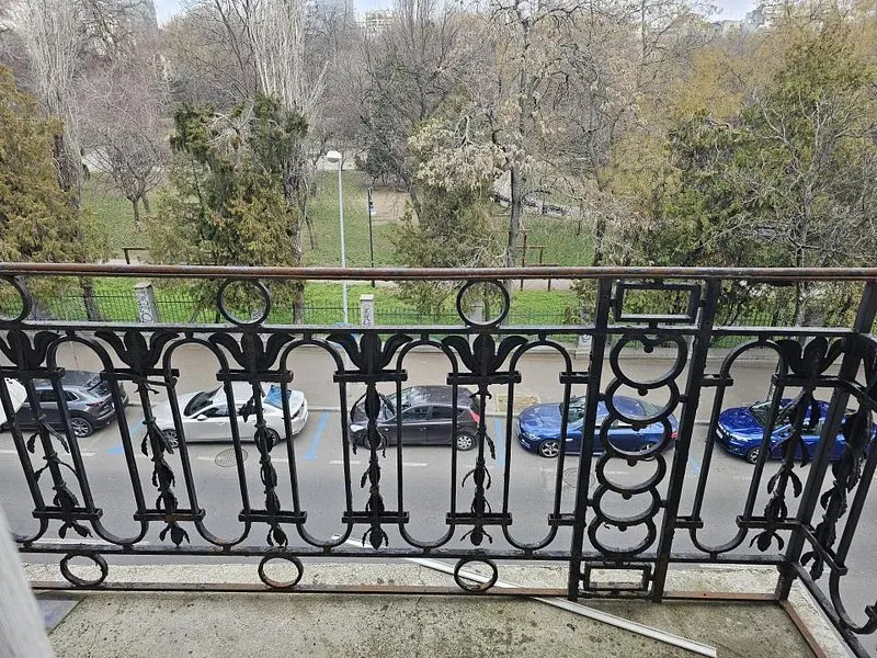 Cladire de birouri - Str. Schitu Magureanu - foto 8