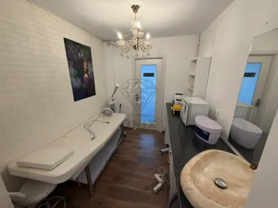 Spatiu comercial pentru salon beauty la cheie Ploiesti parter bloc - foto 14