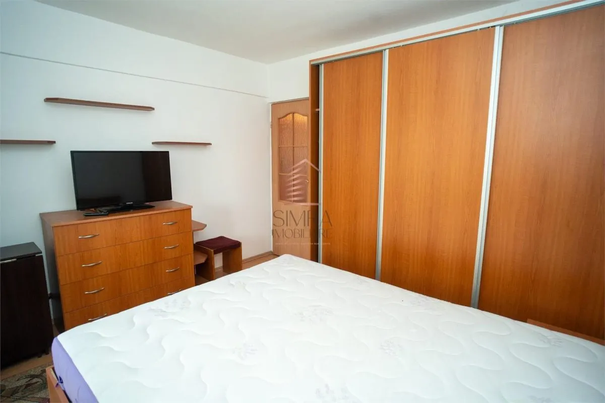 Apartament cu 3 camere, aproape de Piata Decebal - foto 3