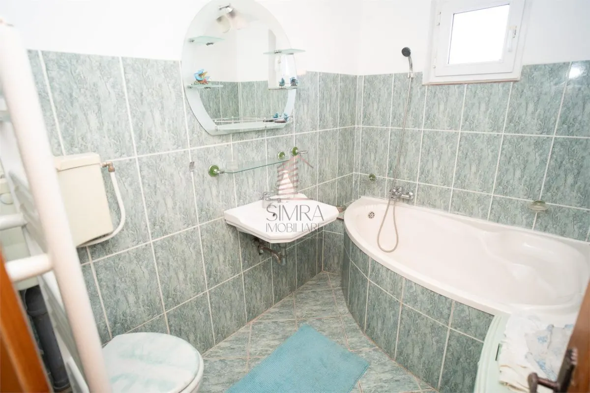 Casa in Rogerius cu spatiu comercial si 3 unitati separate - foto 17