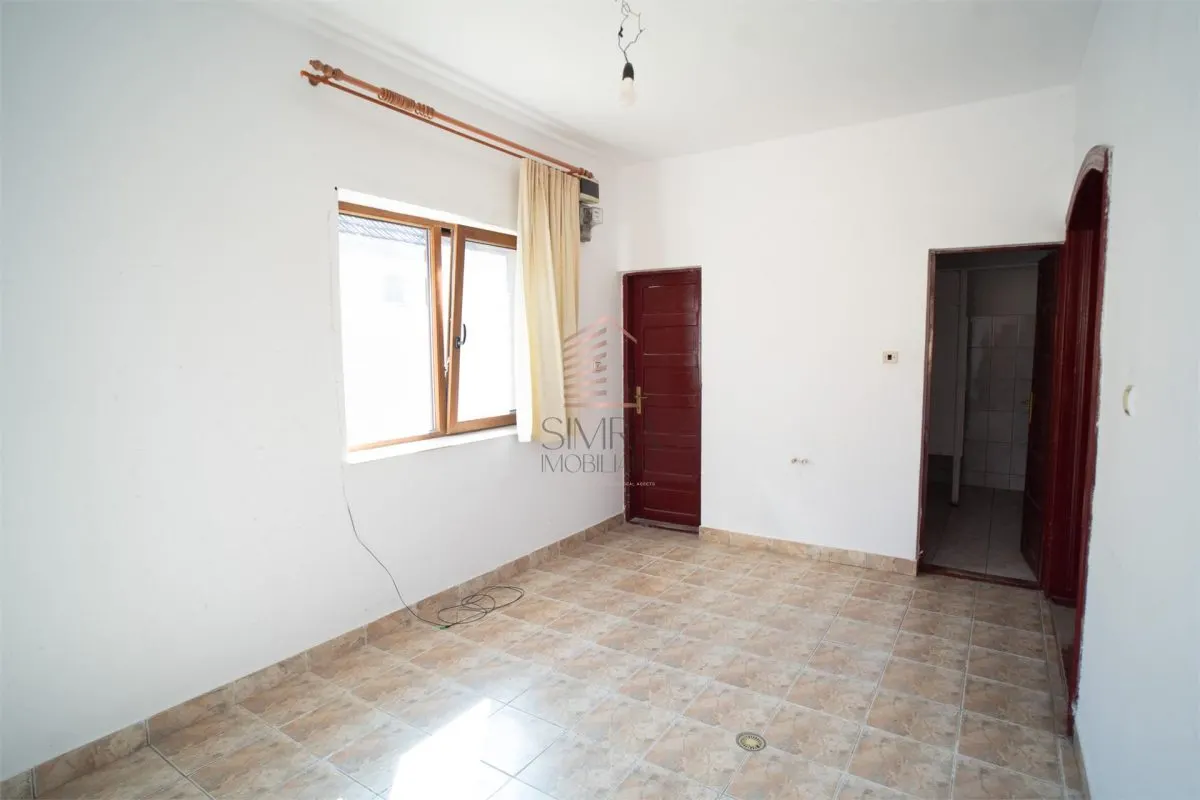 Casa in Rogerius cu spatiu comercial si 3 unitati separate - foto 21