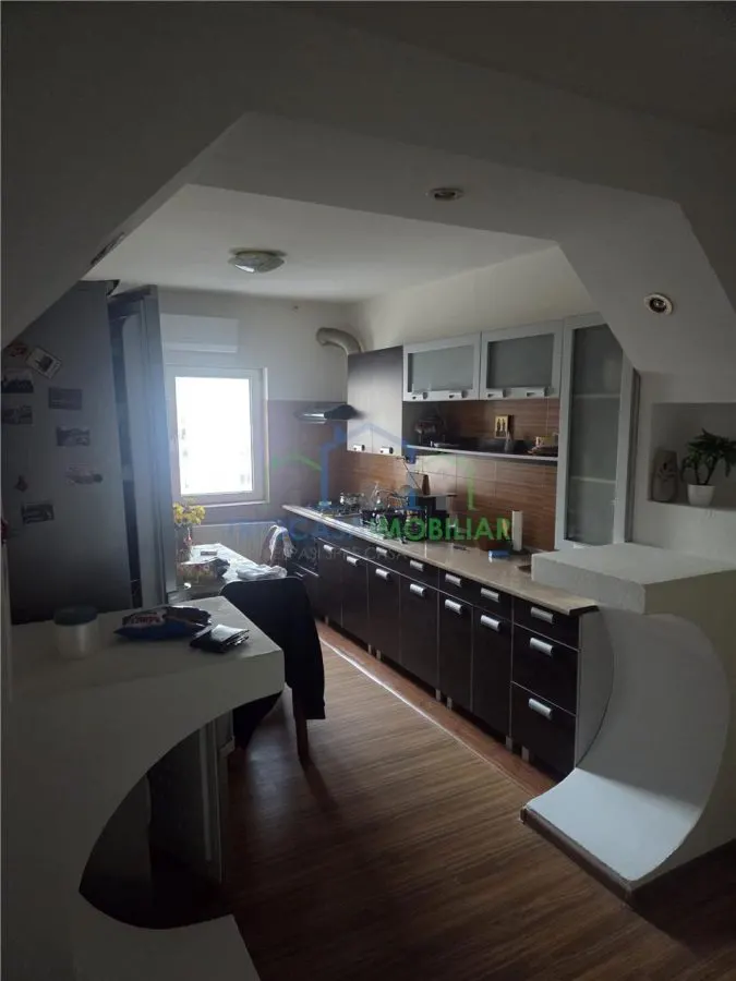 APARTAMENT 3 CAMERE FILIASI - foto 1
