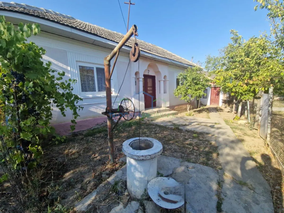 CASA DE VANZARE + TEREN  - GANGIOVA DOLJ - foto 1