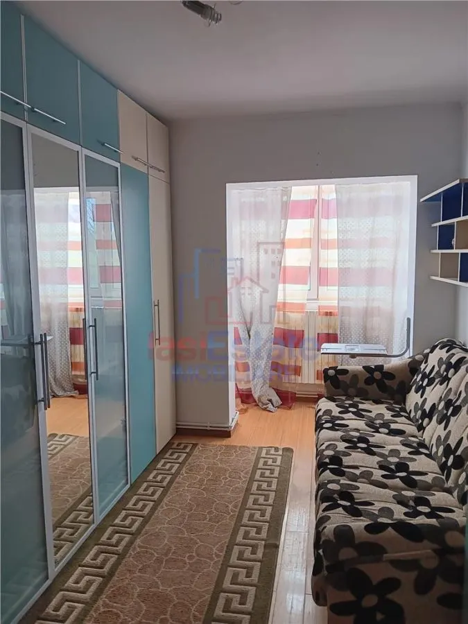 Apartament 3 camere Etaj 1 de 81mp Bd Poitiers langa Padure - foto 1