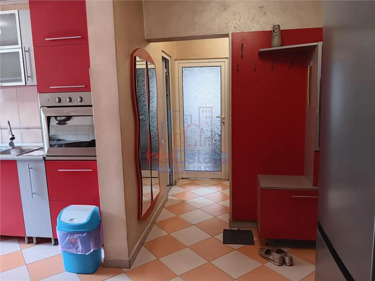 Apartament 3 camere Etaj 1 de 81mp Bd Poitiers langa Padure - foto 9