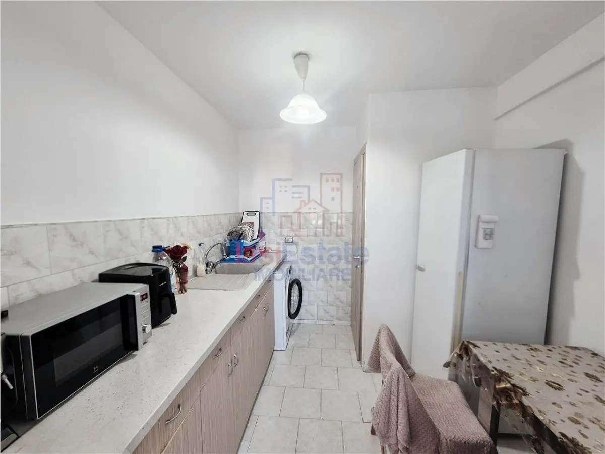 Apartament cu o camera decomandat In Nicolina - foto 2