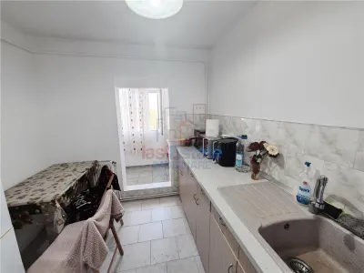 Apartament cu o camera decomandat In Nicolina - foto 3