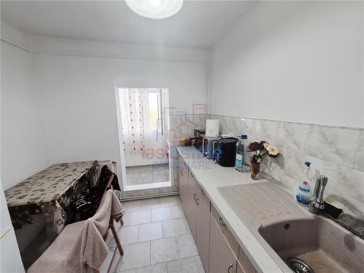 Apartament cu o camera decomandat In Nicolina - foto 3