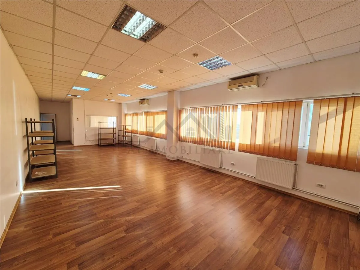 Spatiu comercial 200 mp - foto 5