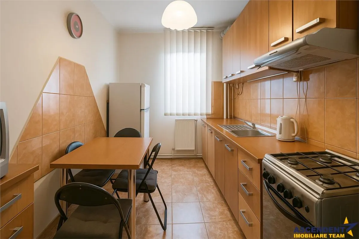 Mobilat si echipat, compozitie ergonomica, pe 3 camere, Ghimbav, Brasov - foto 1