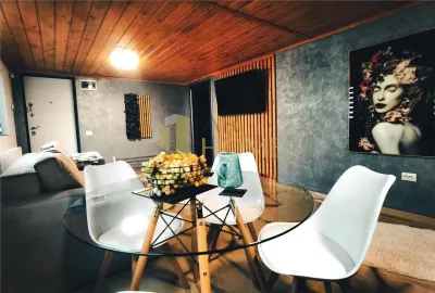 Vanzare casa vacanta, 9500 mp teren intravilan, in Valea Calugareasca, zona Casa Timis - foto 5