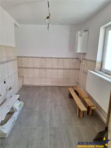 Resedinta/ spatiu profesional de inchiriat, Ghimbav – Central - foto 15