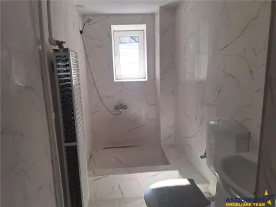 Resedinta/ spatiu profesional de inchiriat, Ghimbav – Central - foto 6