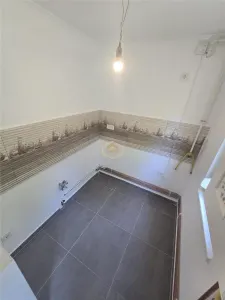 Apartament cu 2 camere, la parter | Complet renovat - Micro 14 - foto 4