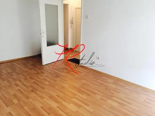 Vanzare apartament 2 camere Stefan Cel mare - partial renovat - foto 1