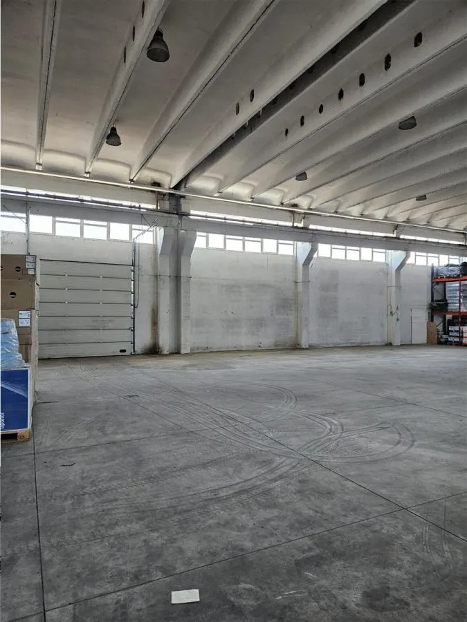 Spatiu Industrial - 850 mp - Depozitare - Distributie - foto 1