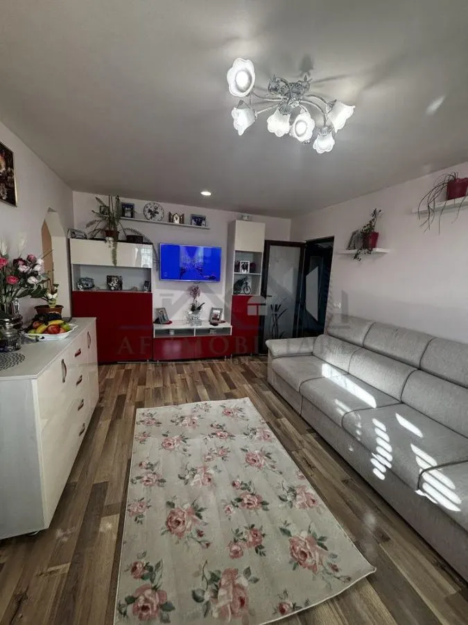 Apartament 3 camere Zimbru - foto 1