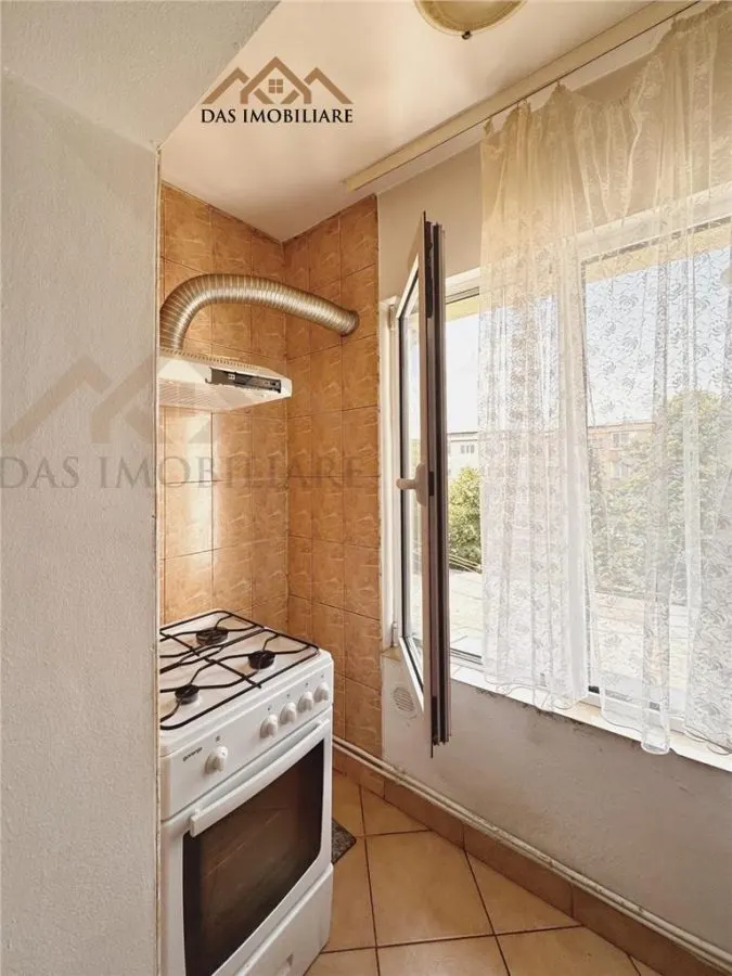 Apartament 2 camere, decomandat, str.Dobrogei - foto 5
