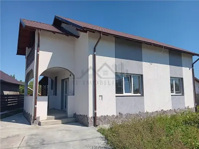 Vila P+M su=130mp Teren=500mp Opriseni com Tutora 20km de Iasi- Podu Ros - Opriseni