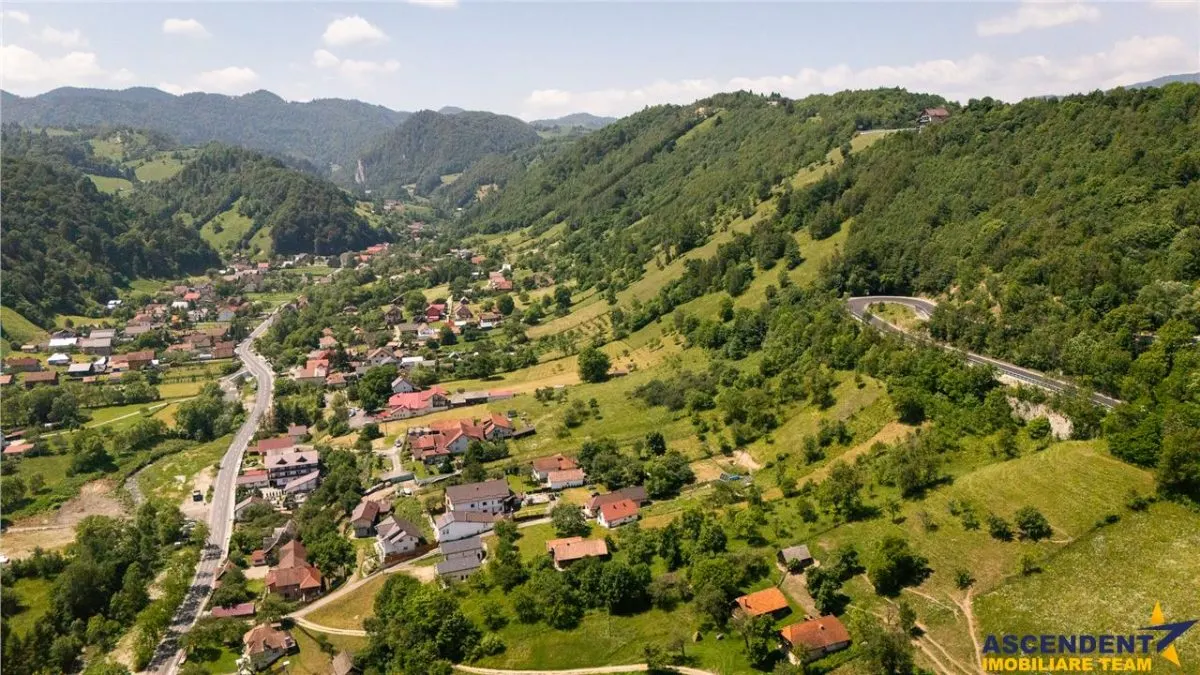 Deschidere spre crestele alpine+ documentatie turistica,4.400 mp de inspiratie naturala - foto 1