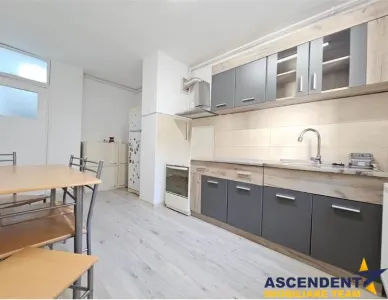 Pet friendly! Apartament 3 camere, recent renovat, mobilat partial, Grivitei, Brasov - Brasov