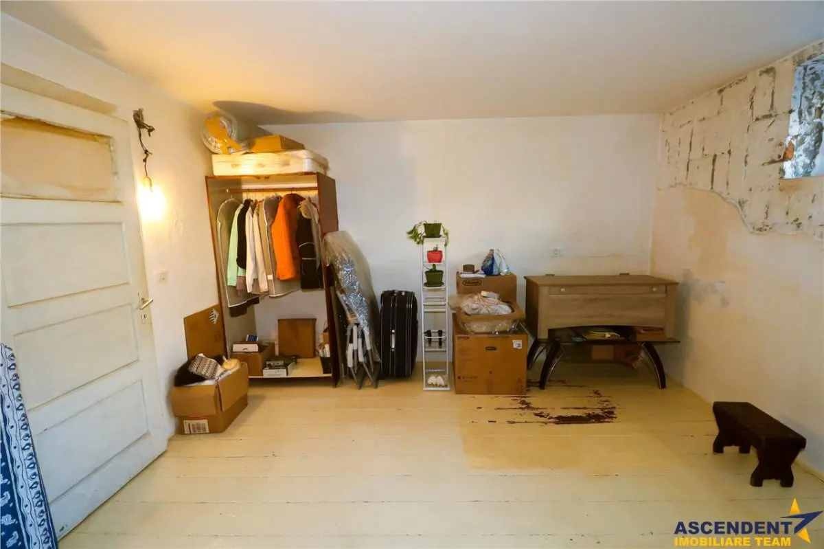 Apartament in vila, Central, cu potential rezidential/ investitional/ birouri - foto 15