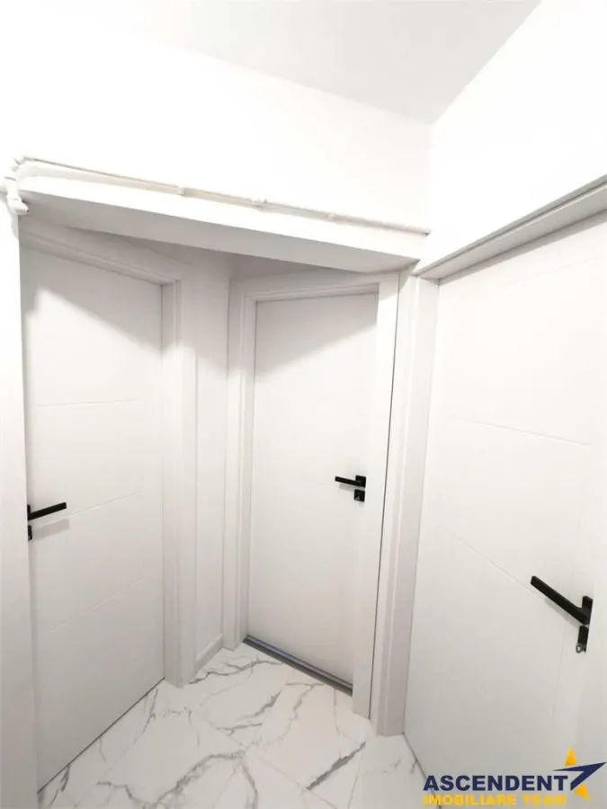 Decomandata, renovata, cu balcon, Racadau, Brasov - foto 3