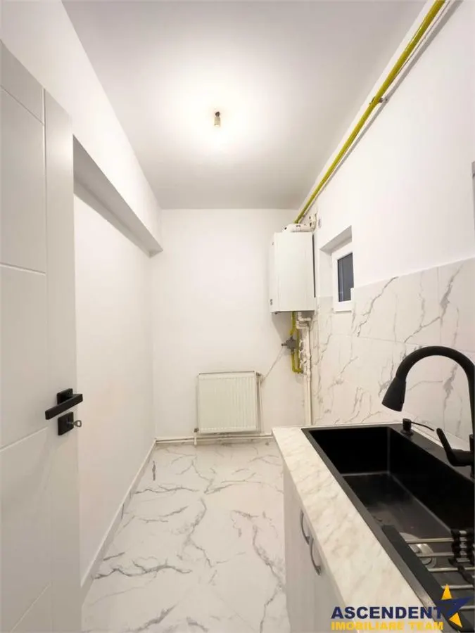 Decomandata, renovata, cu balcon, Racadau, Brasov - foto 4