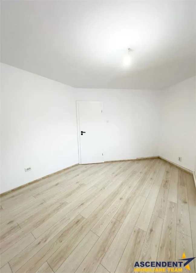 Decomandata, renovata, cu balcon, Racadau, Brasov - foto 5