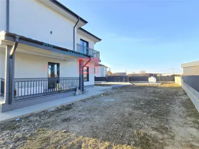 Finalizata si intabulata! Casa tip vila + 620 mp teren, iesire din Letcani. - Banu