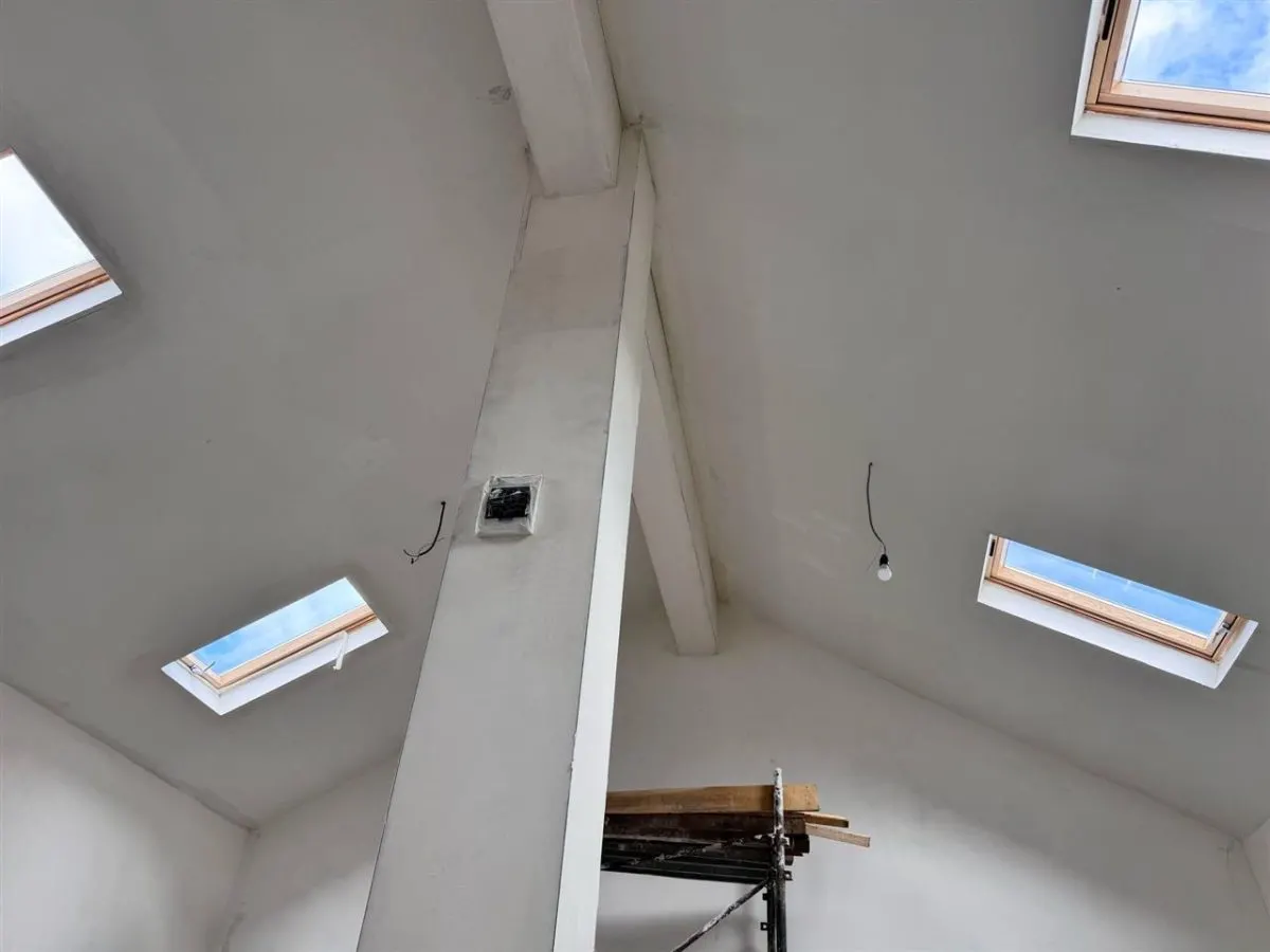 Jumatatea interioara  de duplex de vanzare la pret de apartament! - foto 4