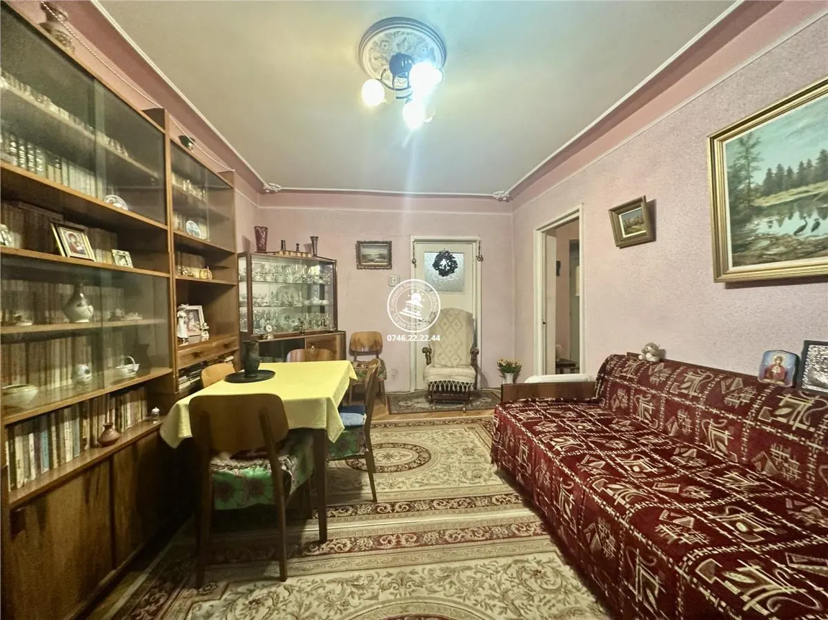 Apartament 3 camere de vanzare Centru - foto 9