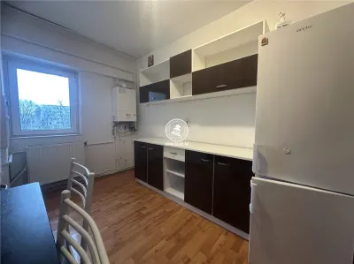 Apartament 3 camere de inchiriat Centru - foto 7