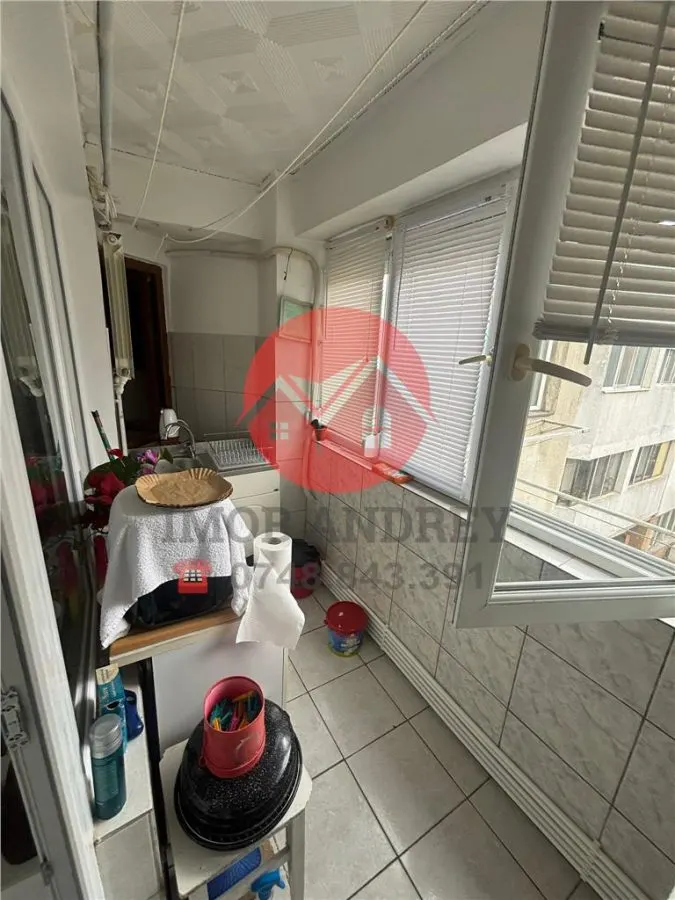 Garsoniera transformata Ã®n ap. 2 camere, E3, lÃ¢nga spital - foto 8